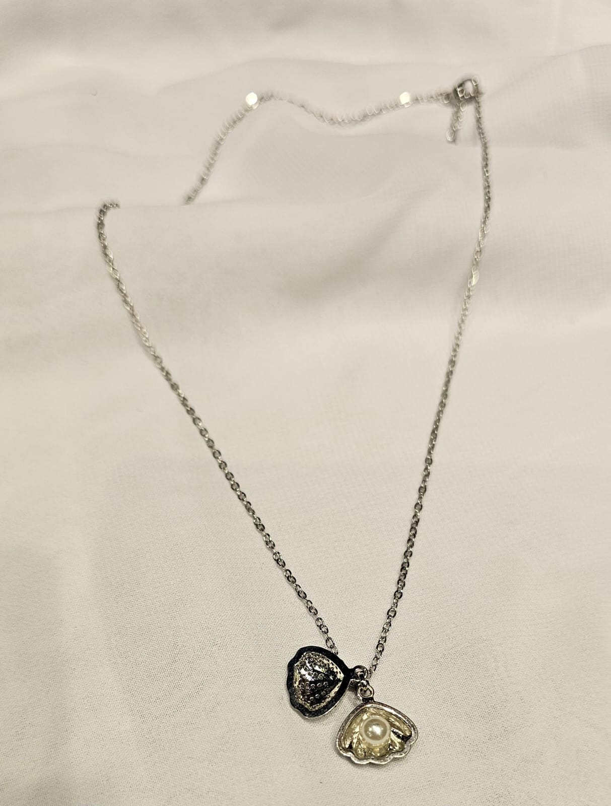 Necklace B28
