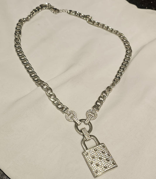 Necklace B25